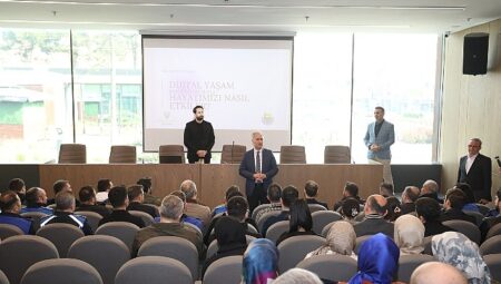 İnegöl Belediyesi’nden Personeline “Sağlıklı Dijital Yaşam Ve Ekran Kullanımı Yönetimi” Eğitimi