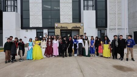 Kartepe’de Masal Kahramanları Kütüphanede Buluştu