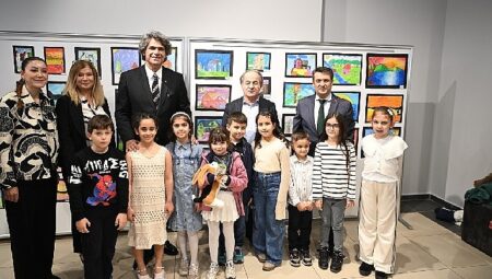 Kartepeli Minik Ressamlardan Görkemli Sergi