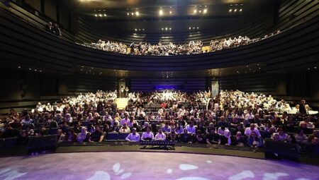 Konya Şehir Tiyatrosu “Kafesten Bir Kuş Uçtu” Adlı Tiyatro Oyununu İlk Kez Sahneledi