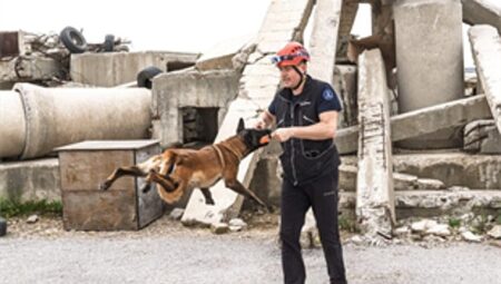 Momo enkaz için eğitiliyor