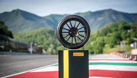 Tyre Reviews’a Göre Dünyanın En Hızlı Lastiği: Pirelli P Zero Trofeo RS