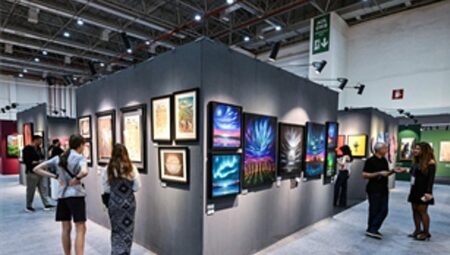 120 galeri, bin 600 sanatçı aynı çatı altında