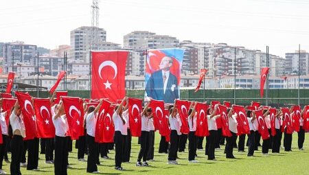 19 Mayıs Atatürk’ü Anma, Gençlik ve Spor Bayramı Aliağa’da Coşkuyla Kutlandı