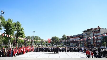 19 Mayıs İnegöl’de Coşkuyla Kutlandı