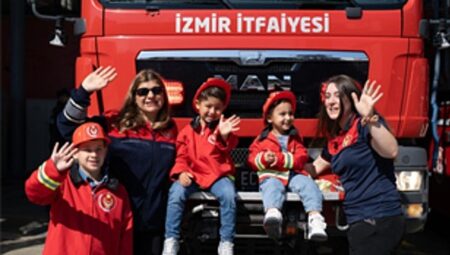 Alevlere koşan süper anneler