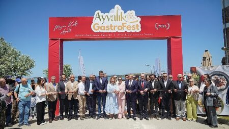 Ayvalık GastroFest coşkulu başladı