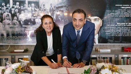 Balçova Belediyesi İle Mahalle Muhtarları Arasında Ortak Hizmet Protokolü İmzalandı