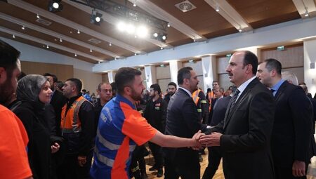 Başkan Altay Büyükşehir ve KOSKİ Personeliyle Bayramlaştı