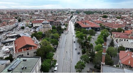 Başkan Altay Mevlana Caddesi’nde Yürütülen Çevre Düzenleme ve Meydan Yenileme Çalışmalarını İnceledi