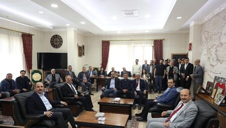 Başkan Altay Sarayönü’nde Vatandaşlarla Buluştu