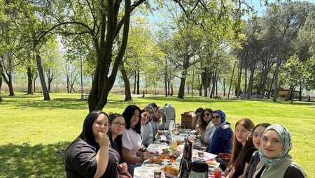 Beyaz Kalpler, baharın gelişini kutladı