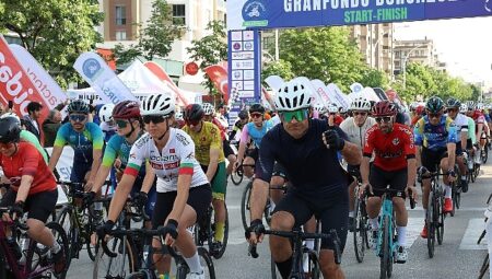 Bursa’da pedallar ‘Daha Fazla Kadın Yarışmacı’ için döndü