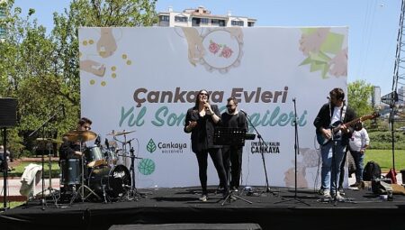 Çankaya Evleri Yıl Sonu Sergileri Çayyolu’nda ziyaretçilerle buluştu