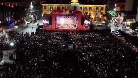 Cumhuriyet Meydanı’nda Kibariye Fırtınası Esti