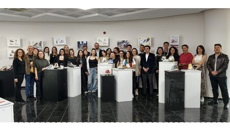DEÜ’de Ayakkabılar Sanatla Buluştu