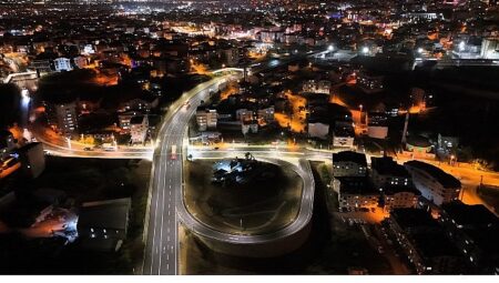 Dev proje, gece görüntüsüyle de göz kamaştırıyor
