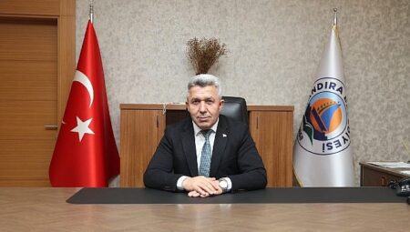 Kandıra Belediye Başkanı Erol Ölmez,  1 Mayıs Emek ve Dayanışma Günü mesajında, emek ve alın terinin kutsiyetine vurgu yaptı.