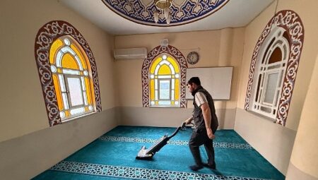 Kartepe’nin Camileri Bayram Sabahına Işıl Işıl Giriyor