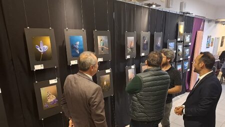 Kemer’de yıl sonu resim sergisi