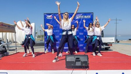 Konaklı annelerden Anneler Günü dansı