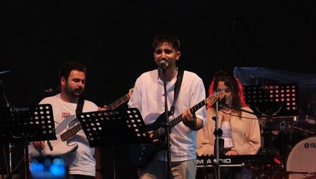 Menemen’de festival coşkusu yağmur dinlemedi
