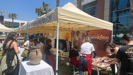 Menemen’de üniversiteliler 8 bin yıllık gelenekle buluştu