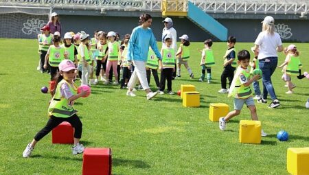 Spor Şenlikleri’nde sıra minik öğrencilerin