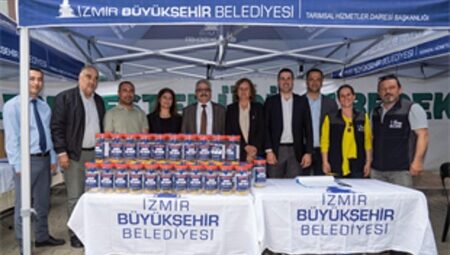 Tireli incir üreticisine ekşilik böceğine karşı tuzak dağıtıldı