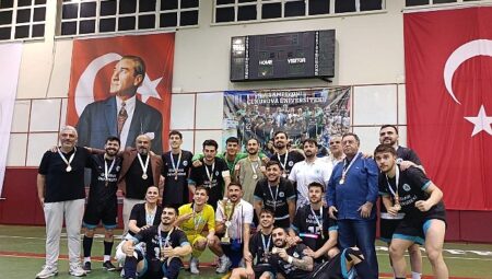 Üsküdar Üniversitesi Futsal Takımı Türkiye Şampiyonu!