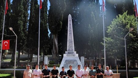 15 Temmuz öncesi şehitlikte anlamlı buluşma