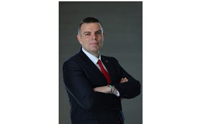 Abdi İbrahim’den İlaçta Dijital ve Yeşil Dönüşüm: Karekodlu Elektronik Kullanma Talimatı (e-KT) Dönemi Başladı