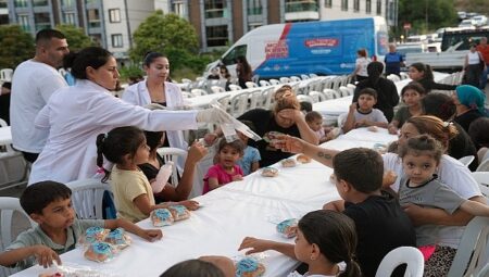 Aydınevler Mahallesi’nde lokmalar paylaşıldı