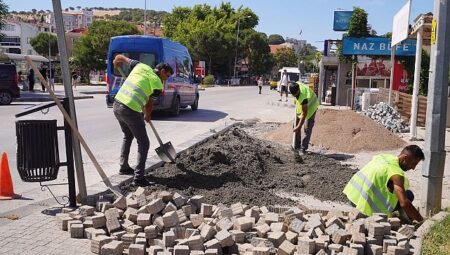 Ayvalık’ta kaldırımlar yayalar için daha güvenli, düzenli ve kullanışlı…