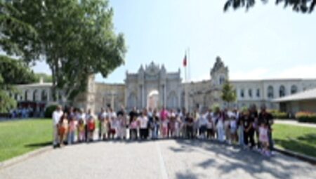 Babalar Günü’ne Özel Dolmabahçe Gezisi ve Kürek Etkinliği Düzenlendi