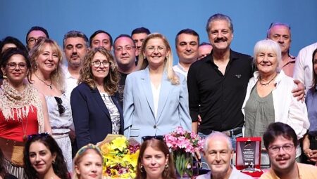 Bakırköy Belediye Tiyatroları’ndan Büyük Başarı