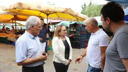 Başkan Akın Pazar Esnafı ve Vatandaşlarla Buluştu