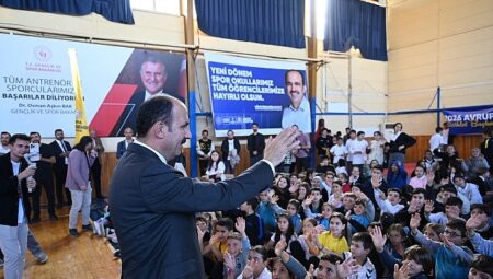 Başkan Altay Merkez Dışındaki 28 İlçede Yaşayan Gençleri Yaz Spor Okullarına Davet Etti