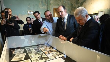 Başkan Altay Tüm Konyalıları Büyük İlgi Gören “Hac Hatırası – Cumhuriyet Dönemi Hac Yolculukları ve Hatıraları Sergisi”ne Davet Etti