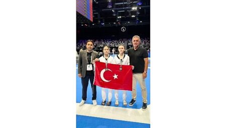Başkan Altay, Ülkemizi Gururlandıran Konya Büyükşehir Belediyesporlu Tekvandocuları Tebrik Etti