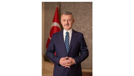 Başkan Büyükakın üniversite adaylarına başarılar diledi