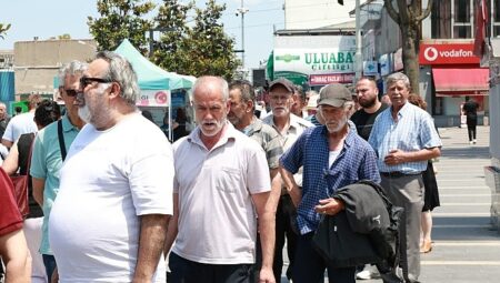Başkan Erkan Aydın’dan Vatandaşlara Aşure İkramı