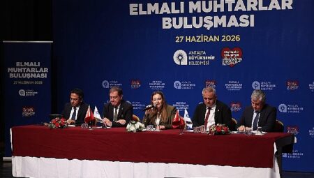 Başkan Vekili Büşra Özdemir Elmalı’da muhtarlarla buluştu