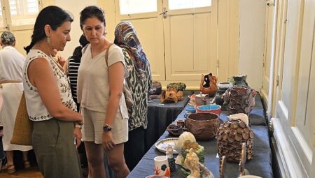 Bornova’da çamura şekil veren kursiyerlerden mitolojik esinti
