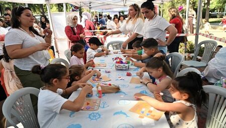 Bornova’da çocukların yaz coşkusu Büyükpark’tan taştı