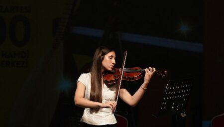 Büyükşehir ile büyüyen yetenekler sahnede parladı