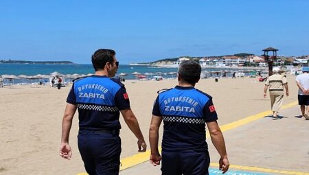 Büyükşehir Zabıtası’ndan sahillerde huzur nöbeti