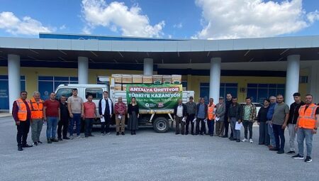 Büyükşehir’in arı kovanı destekleri devam ediyor