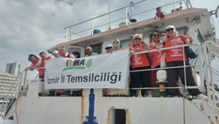 Dünya Çevre Günü’nde Körfez temizliğine gönüllü destek