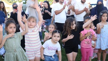 Gündüz uçurtma yaptılar akşam konserde buluştular
